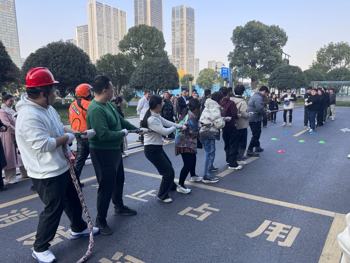 qinqianjun's tweet photo. Team building day 🪢
 Lots of laughs, a bit of effort, and everyone pulling together.  

#TeamDay #TeamBuilding #WorkLife #OfficeLife #GoodVibes #TeamMoments #BehindTheScenes https://t.co/IwjUpZ6QyY