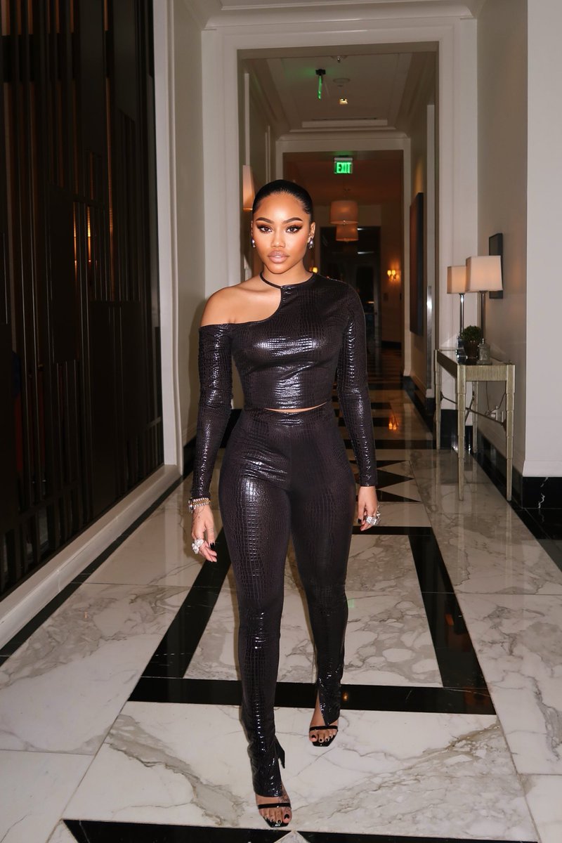 _supapeach's tweet image. The prettiest.