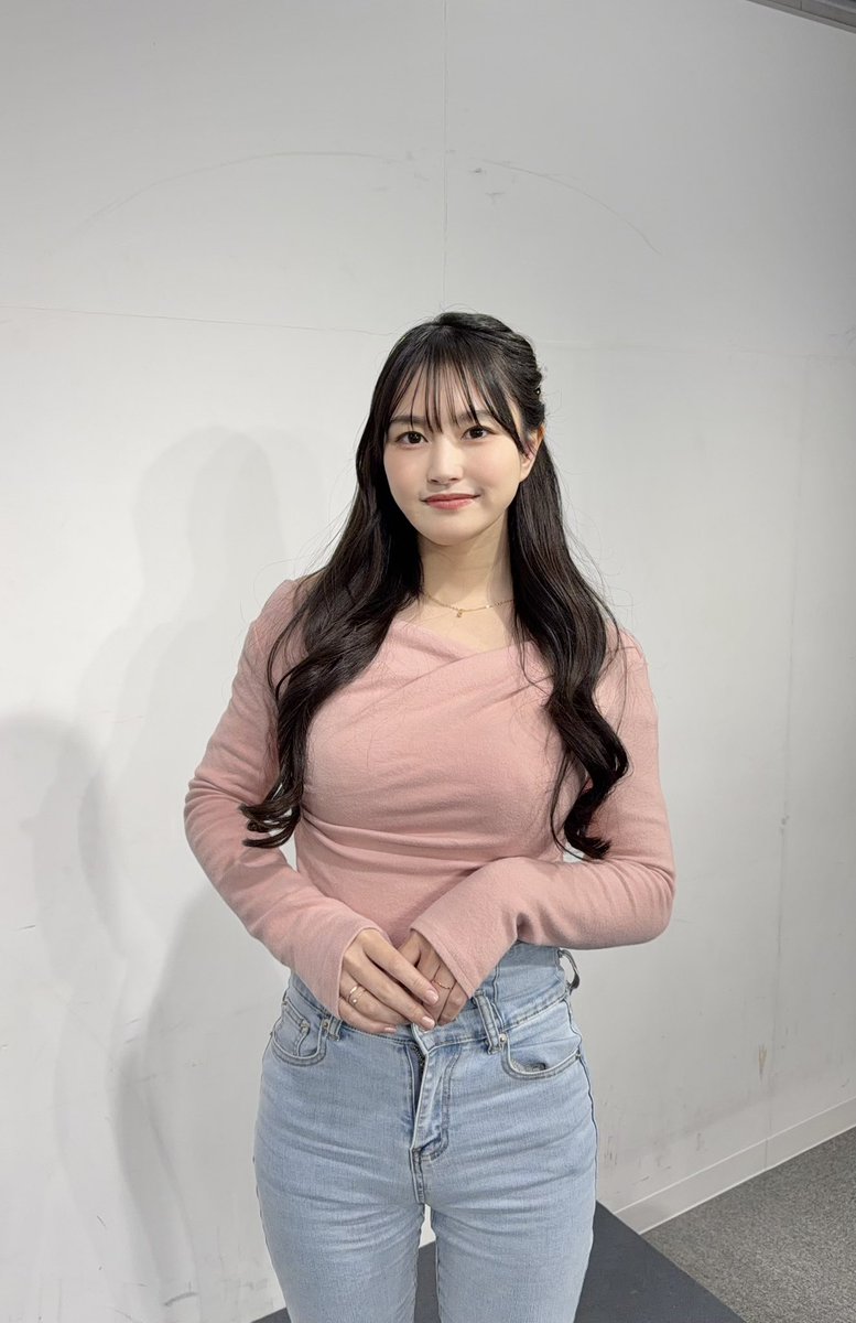 28日(水) 21:00より、サロンにて生配信予定です❄️ いつもより時間が