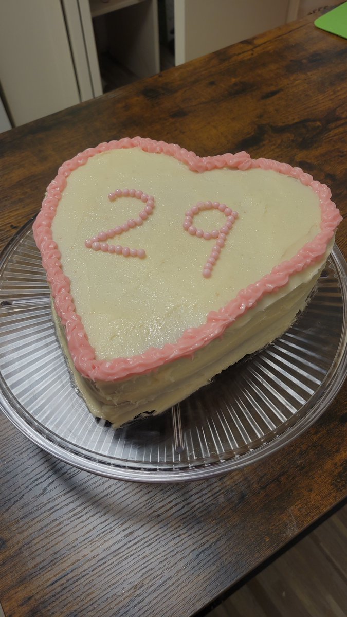 agcdeeznuts's tweet photo. first time ever making a cake, pink velvet with cream cheese frosting :) https://t.co/RVSGHcTMgG