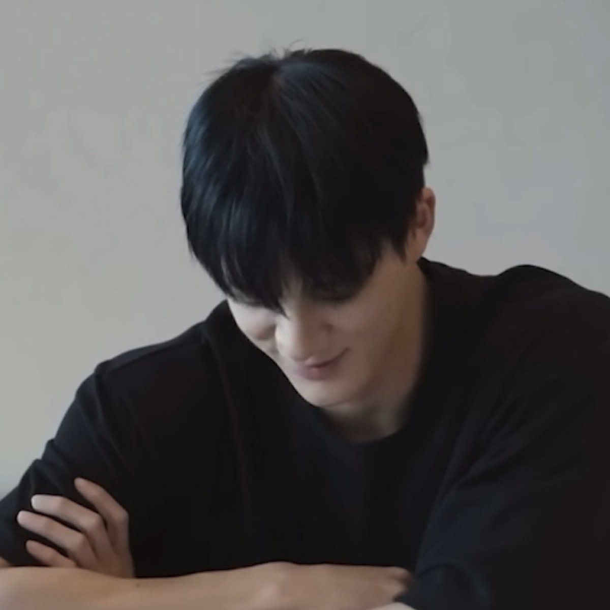 sweet2jj's tweet image. 바부 .. 엄청 신나서 햄부기 씬 웅 좋아 표정 나온거 ㅜㅜ