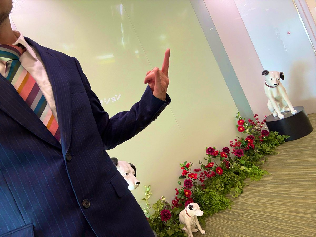 本日1月21日でADAM atはメジャーデビュー11周年を迎えました。

レコチョクによりますと、アルバム12枚、曲数は123曲をリリースさせて頂いているとのことで、まずはリリースさせて頂いているビクターに感謝。