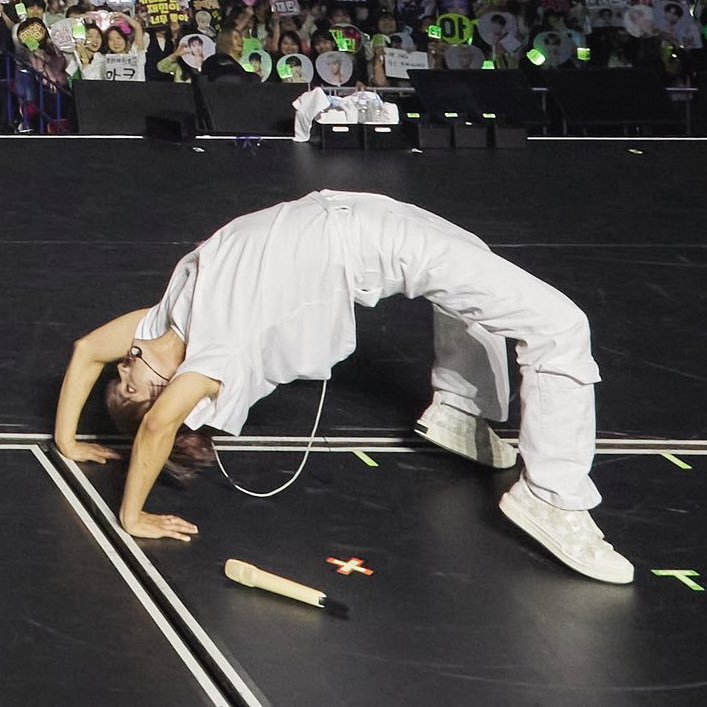 He’s so crazy omg haechan what’re u dooooin calm dooowwwn hahahaaa