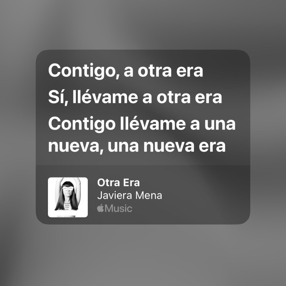 dagapatica's tweet image. Hay algo en tu belleza con esos modos que llevas. Que nunca había visto, ¿acaso no eres de acá? Es algo de otra era, sacado de otra era.