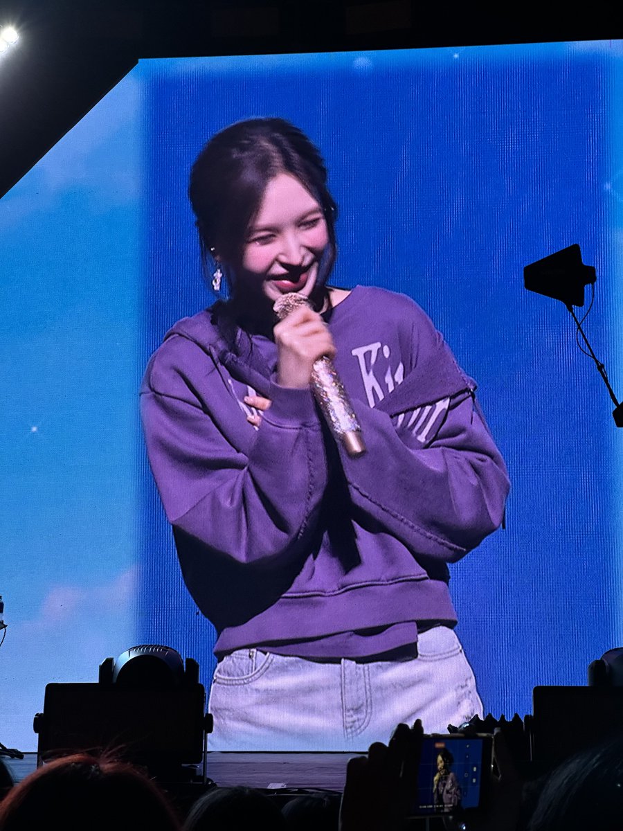 nmcabbage's tweet image. Still stuck in this moment. 

Hindi pa umuwey yung kaluluwa ko 🥹

#WENDY #WEALIVE #웬디
#WENDY_WORLDTOUR
#WENDY_WORLDTOUR_MANILA #WEALIVE_IN_MANILA