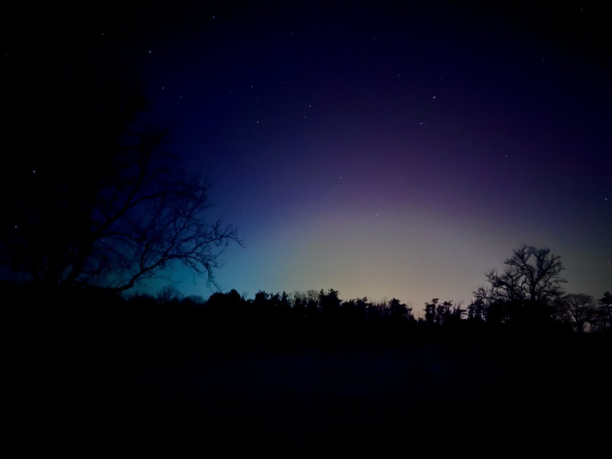 forecastguy's tweet photo. Not the greatest shot, but was able to catch a glimpse of the aurora tonight. https://t.co/GQ4w7ibykg