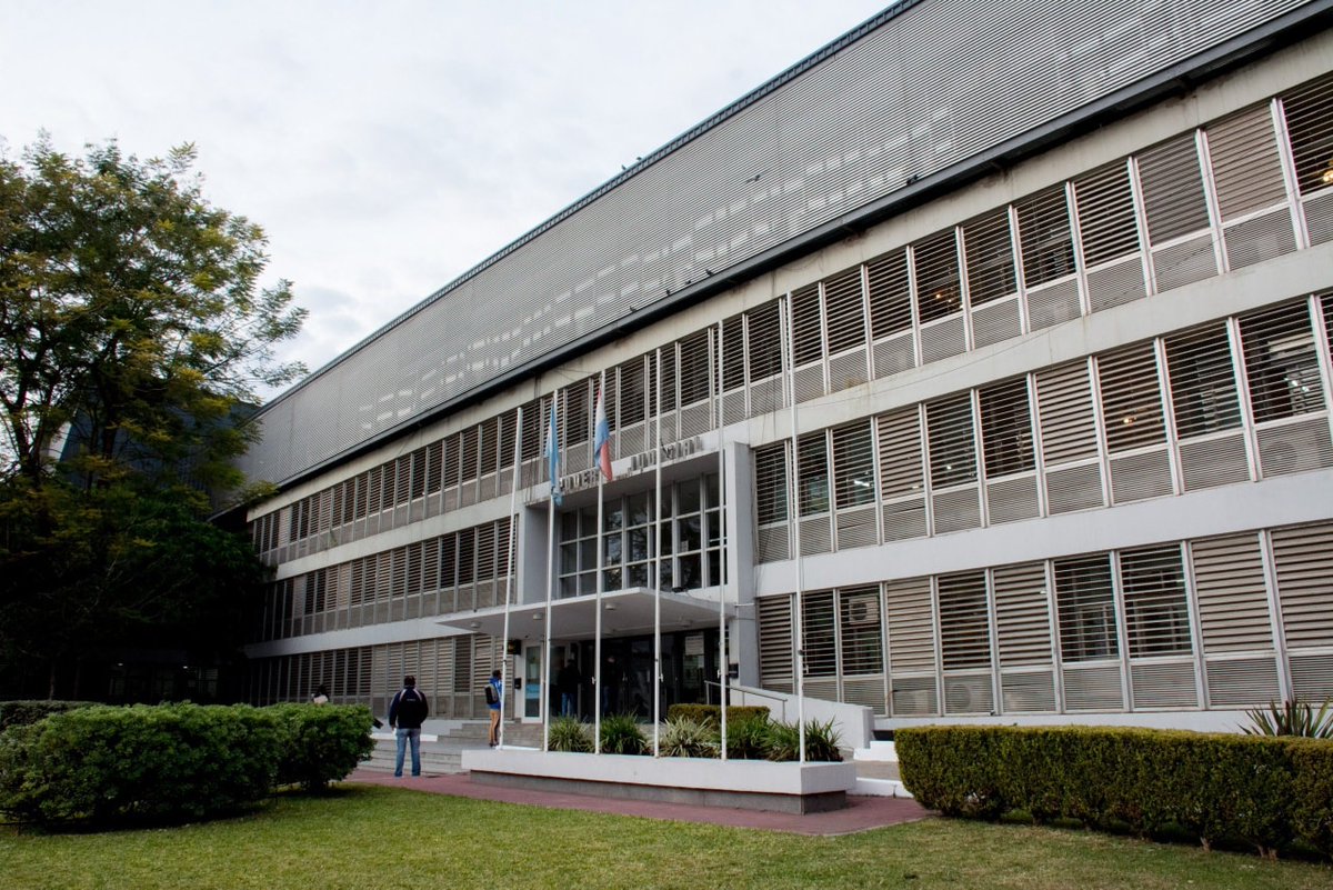 [🔴] El juez que reclamó actualización salarial sufrió un nuevo revés. Se trata de Américo Luna, juez civil de Nogoyá. Pidió que le actualicen salarios y le devuelvan los montos retenidos durante la Emergencia de la pandemia. Las dos negativas.
entreriosahora.com/reclamo-salari…