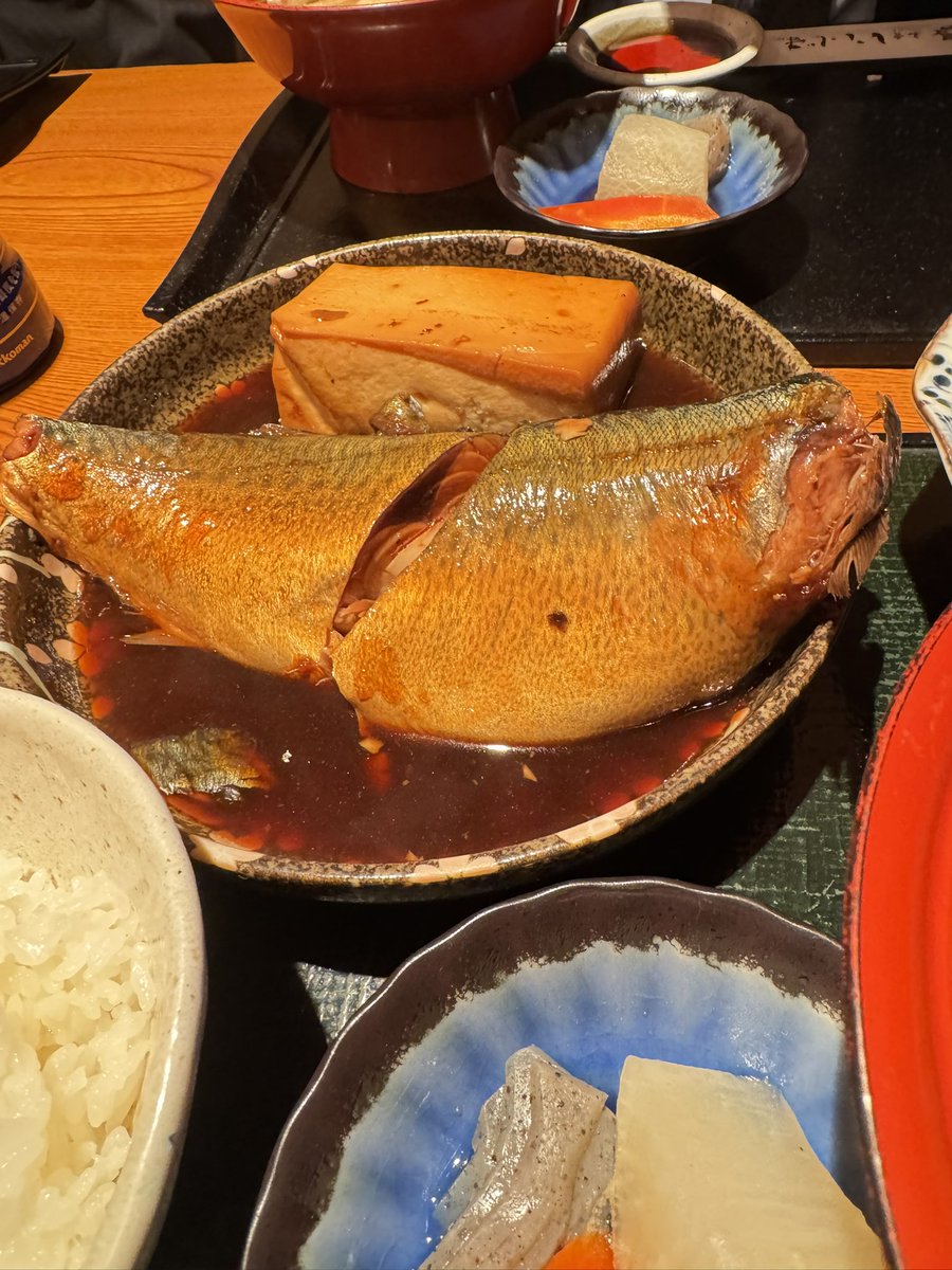 onzoooo's tweet image. 煮魚定食(鯖)
刺身付き
うしお汁

#和食いいじま