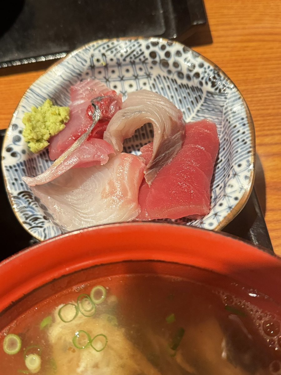 onzoooo's tweet image. 煮魚定食(鯖)
刺身付き
うしお汁

#和食いいじま