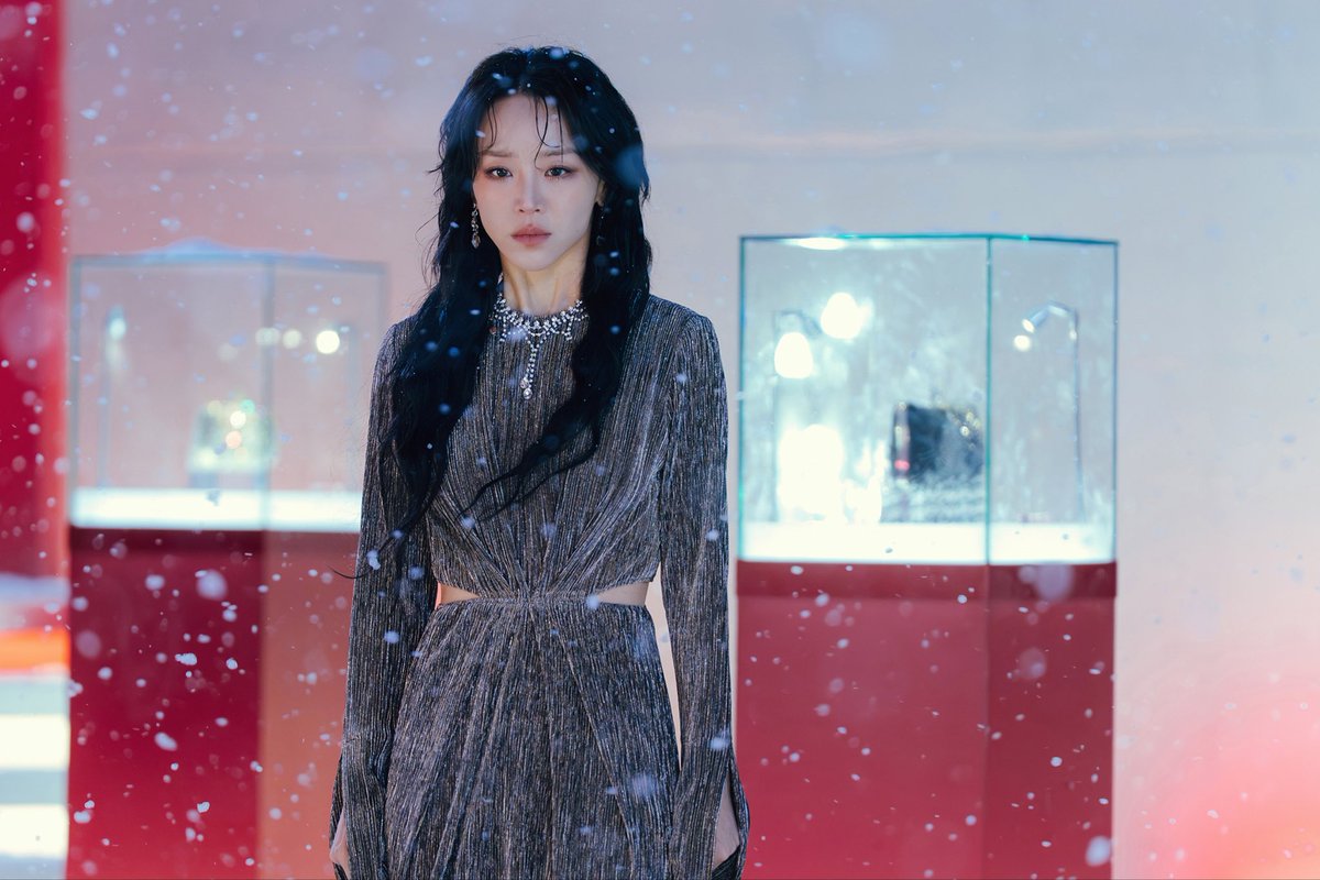 [#신혜선]

<레이디 두아> 스틸 공개

모든 것이 베일에 싸인 미스터리한 인물 '사라킴'

2월 13일 (금) NETFLIX 공개

사진제공: NETFLIX

#ShinHaeSun
#레이디두아 #사라킴 #TheArtofSarah