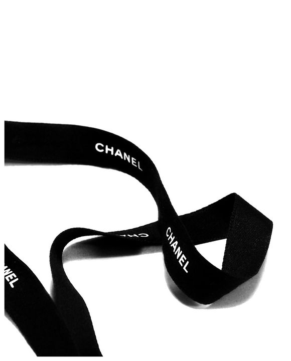 PDFDecor's tweet image. Art of the Day! "CHANEL BLACK BAND". Buy at: ArtPal.com/decorpdf?i=956…