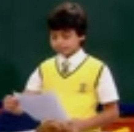 moon2000fc's tweet image. Eu ia dormir, mas descobri que metade da Aura foi exonerada. Que noite, viu .💀