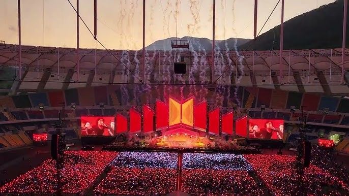 jmazeey's tweet image. Bts free concert before military 
Bts free concert after military