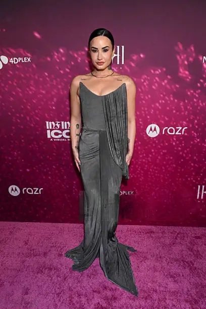 portallovato's tweet image. Belíssima! 

📸 | Demi Lovato hoje (20) na premiere do “Infinite Icon: A Visual Memoir”, novo documentário de Paris Hilton.