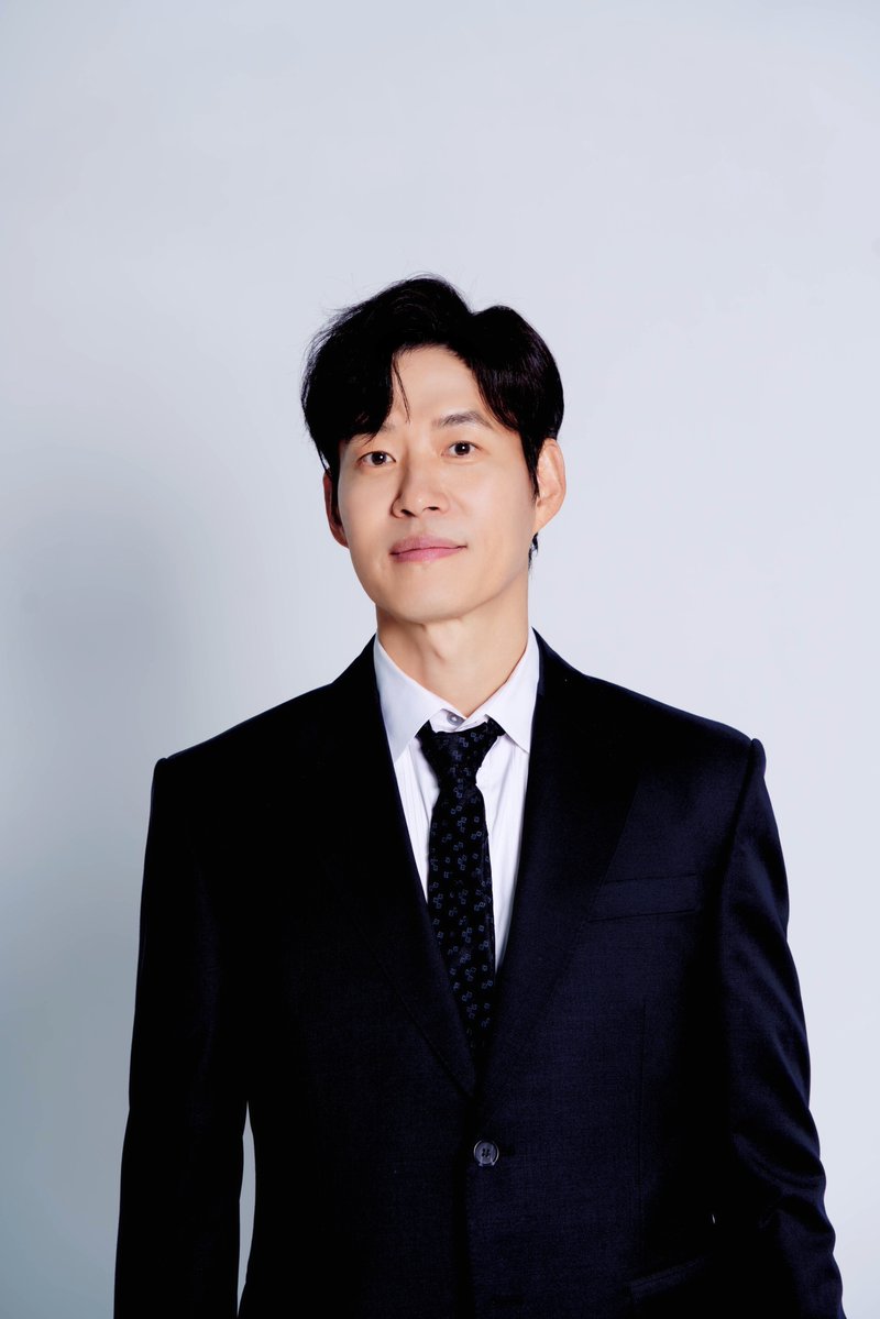 ㅈㅅ한데 유준상? 이분 너무 잘생겨서 스윙데이즈 캐스팅 구경하다가 입덕햇어요