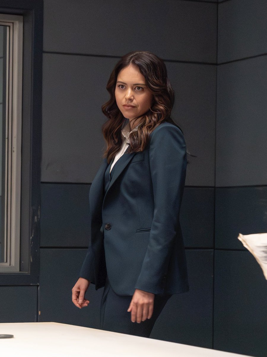 omissyishere's tweet image. angela’s whole look this season… insane #therookie