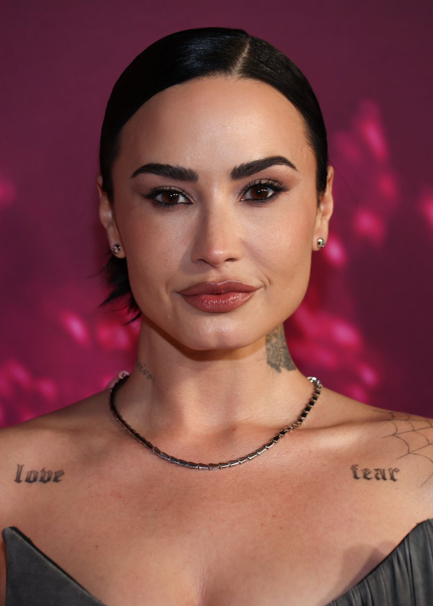 demilovatobr's tweet image. Ladies and gentlemen, Demi Lovato! ⭐