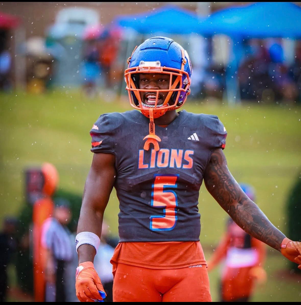 LRLindsey's tweet image. After a great conversation with @2ndSeven777 , I’m extremely grateful and happy to receiver an offer from @FMULionsFB 🔵🟠  @corky415 @thecoachdavis17 @coach_rincon01 @Ma_Thomass @Coach_SamAdams
