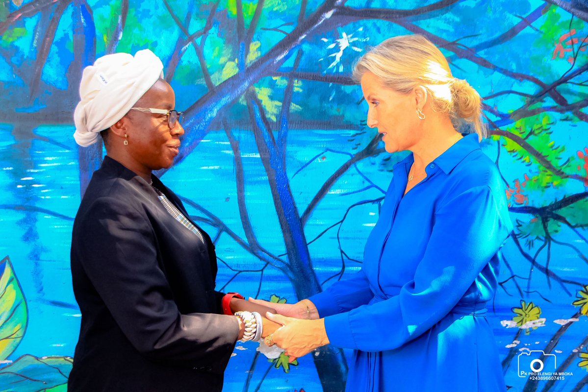 annytenga's tweet image. Congolese women survivors from Goma, Makala prison, and I join our voices to honor the @RoyalFamily and wish @servinhsophie a joyful and blessed birthday. 
May her kindness and grace continue to shine ✨ even brighter in a world yearning for #peace : be it in the #DRC, #Sudan,…