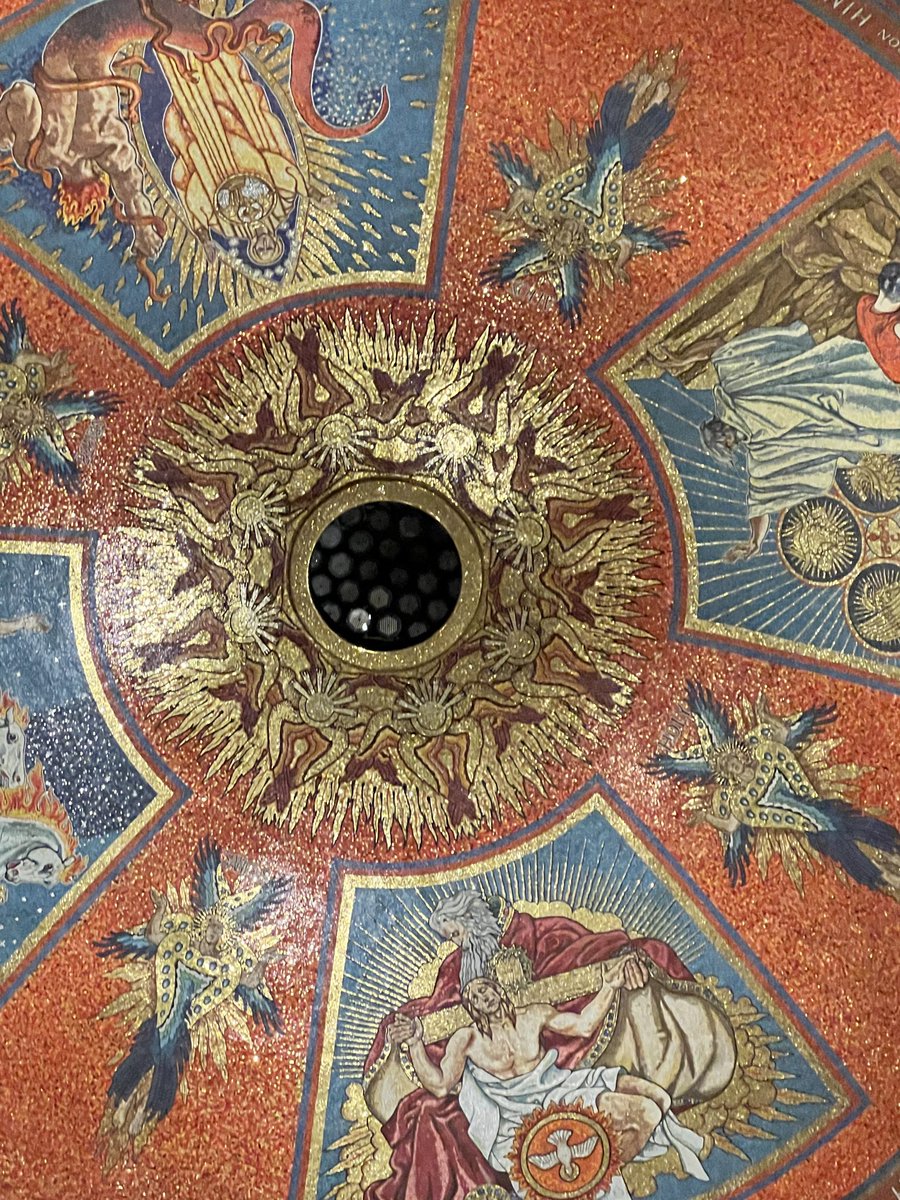 PaulieMills's tweet photo. @2024dion The St. Louis basilica : started 1907 finished 1988 https://t.co/2WODEBad14