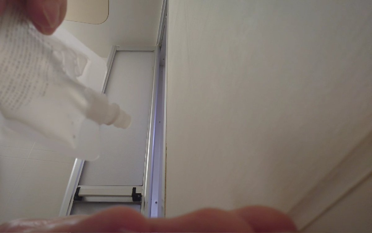 risa_kkps's tweet photo. コエタス様のモニターキャンペーンで貰ったQUEEN'S BATHROOMのフルセットを使用🍋
​レモンのような良い香りと、トリートメント＆馴染みの良いオイルで指通りサラサラ✨一番の驚きは乾かした後のふんわり感！髪がボリュームアップしたみたい😊

#コエタス #PR #クイーンズバスルーム 
#くせ毛 https://t.co/r8KC3zhDCI