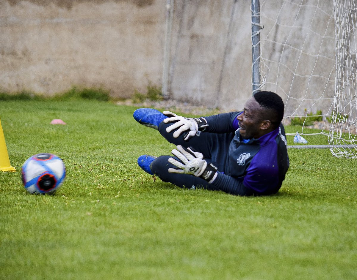 Akologo16's tweet photo. After rest and intensive care,Preseason activated.The work continues,the season is still very long and gonna be difficult 💪but we pray for God protection and blessings in this new challenge to  overcome every storms. 
It's always a pleasure to be in my new home @clubrealpotosi https://t.co/QRja3j1mQM