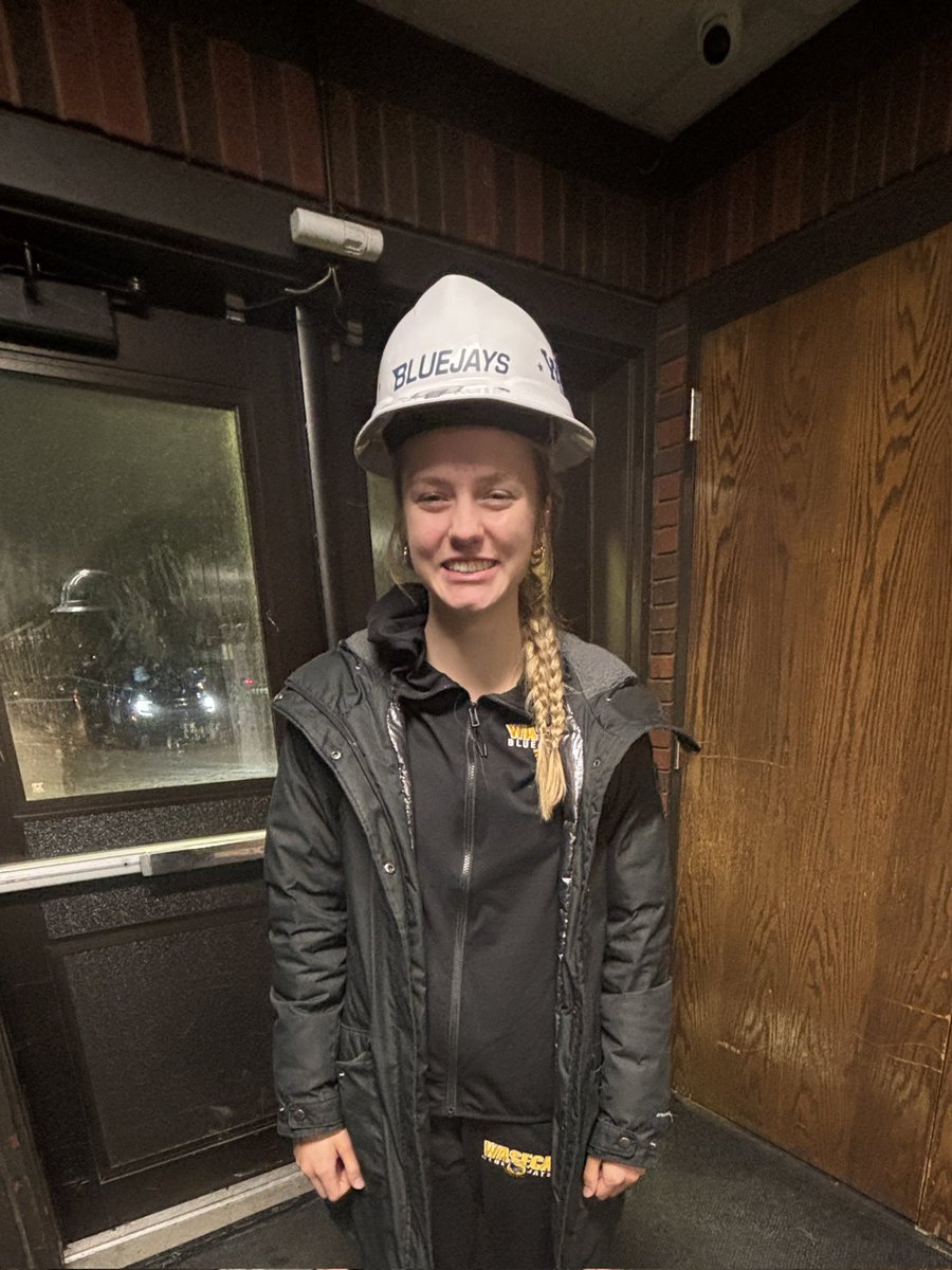 BluejayHoopsGBB's tweet photo. Reese coming up big again tonight with 14 points earning our 4 seasons hardest worker for the night!

Varsity
Waseca-52
St Peter-63

JV
Waseca-22
St Peter-40 https://t.co/TDOKiWOFR6