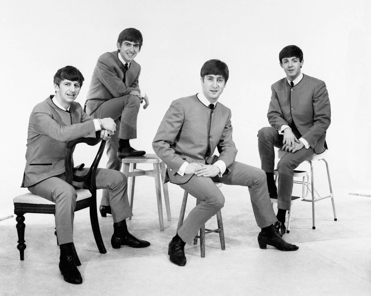 thebeatles's tweet image. Capitol passed.
Beatlemania didn’t.

After early hesitation, demand from fans pushed the needle.

20 January 1964: Meet The Beatles! arrived in the U.S. and everything changed.

Photos © Apple Corps Ltd.