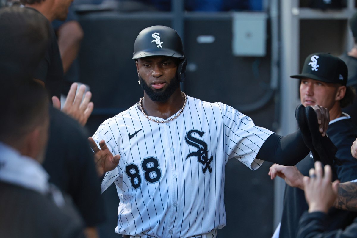 b_predict's tweet image. Mets Make Bold Move, Acquire Luis Robert Jr. from White Sox

The Mets have made a significant trade, acquiring Luis Robert Jr. from the White Sox. This move bolsters their lineup with a dynamic player known for his power and speed, potentially shifting the balance in their favor…