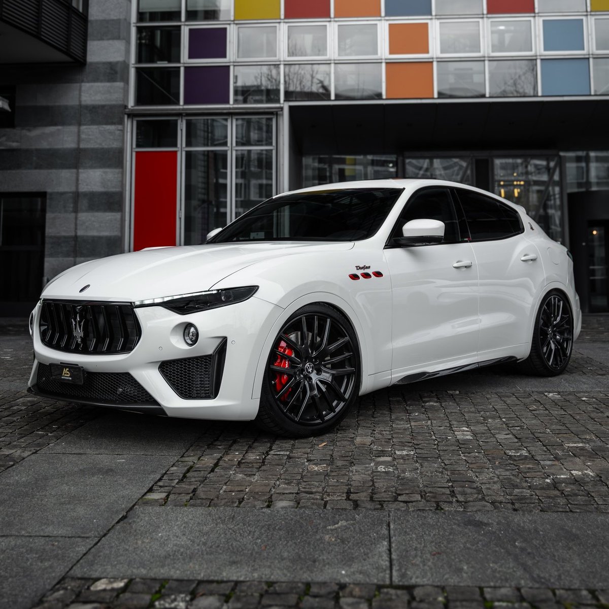 autochat360's tweet photo. Frosty white Levante V8 Trofeo 🤍 https://t.co/fQk11GPlvm