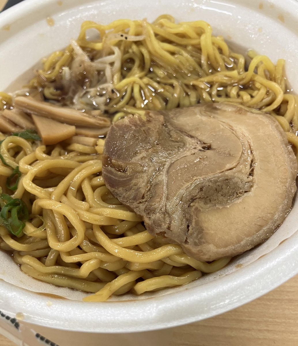 コンビニで純連！
しかも、醤油！！

素晴らしい
中々美味しかった^_^