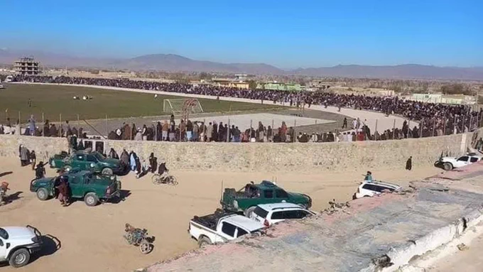 طالبان ۱۹ تن را در بلخ و ننگرهار در ملاءعام شلاق زدند