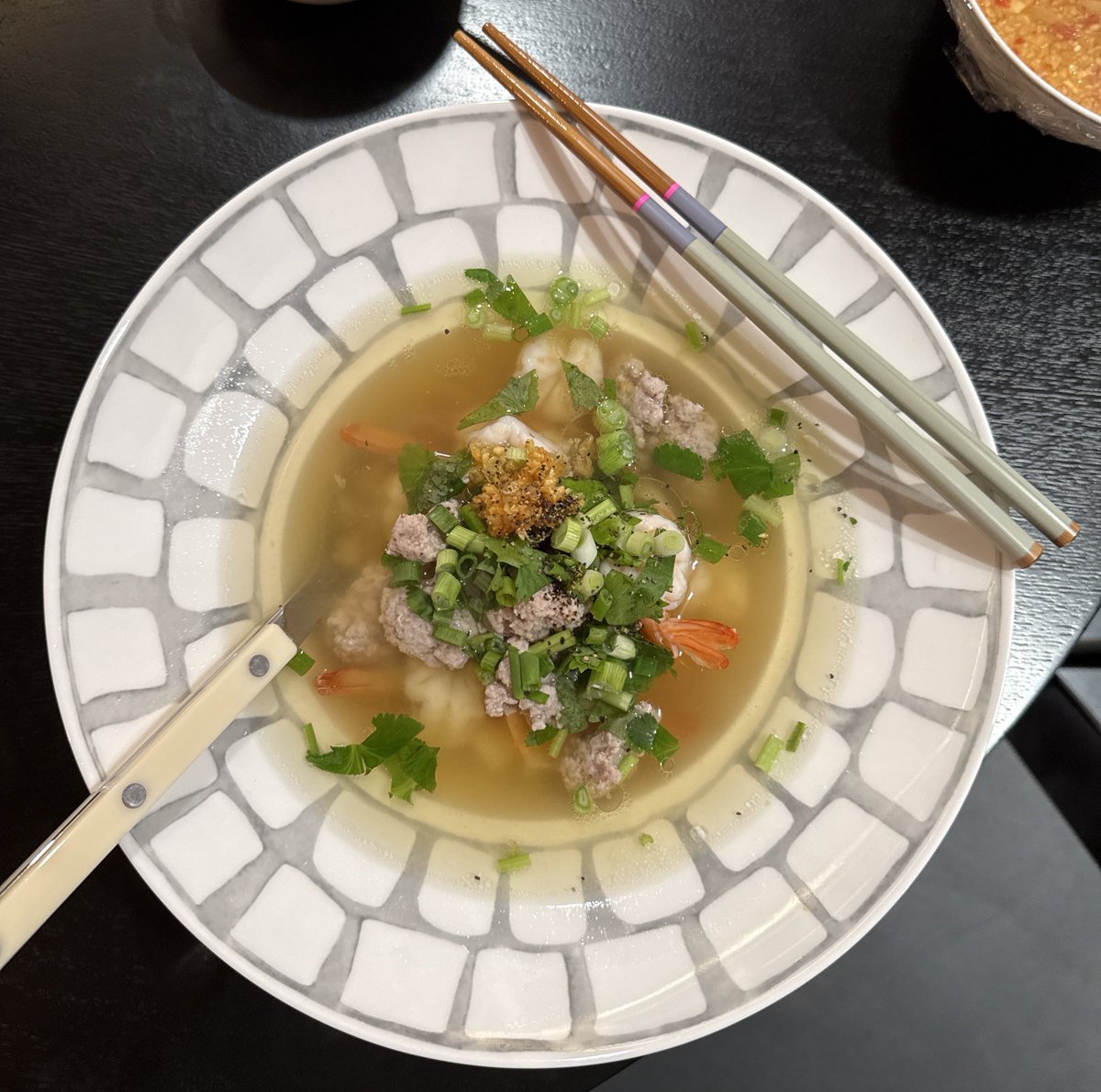 tgifridayyii's tweet image. น้องเตนใช้ช้อนซาบริ้ทานซุปไรคะ พี่ใช้ซดแกงเห็ดค่ะ นัวๆเลอ