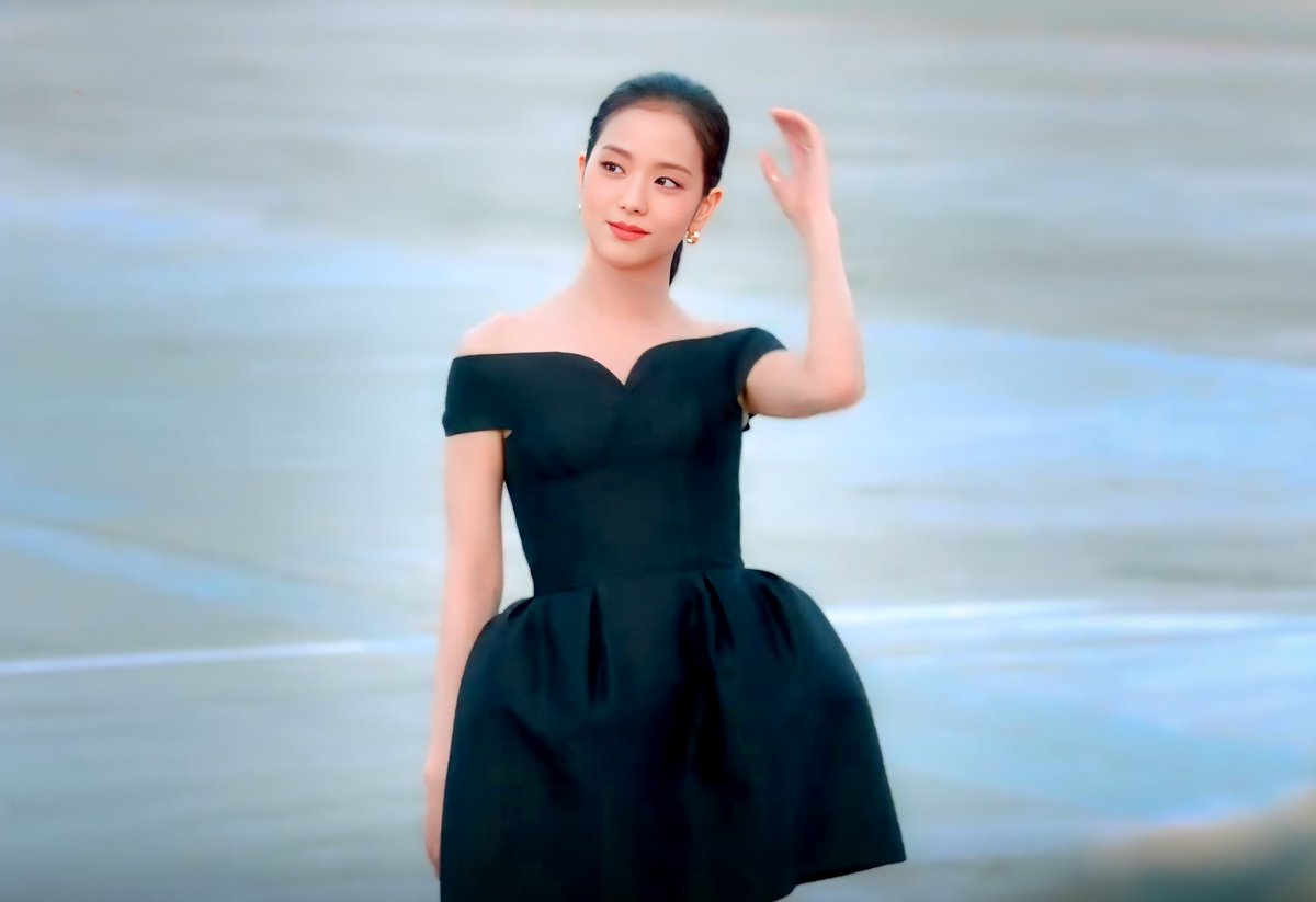 RossJS_'s tweet image. Seo Mirae, getting closer and closer. 
#Jisoo