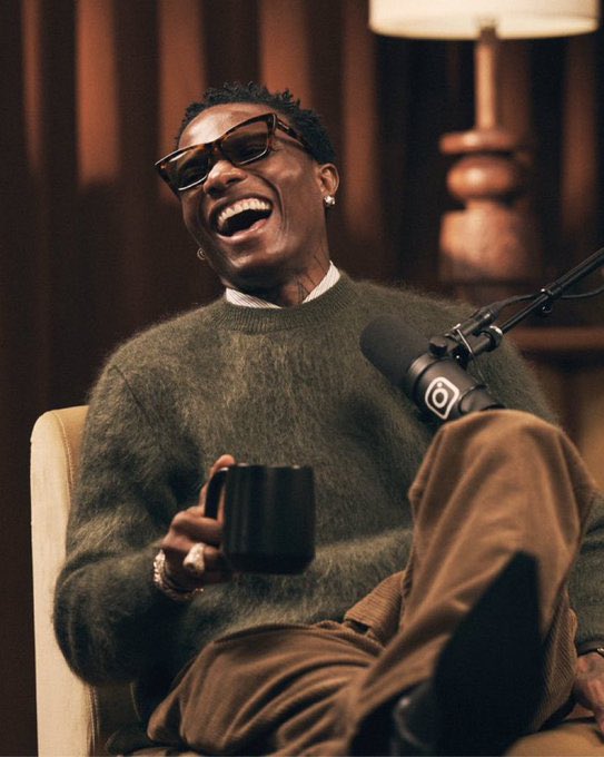 NSMovements's tweet image. Wizkid is by far better than Fela. No be this fella wey Dey naked dance ?