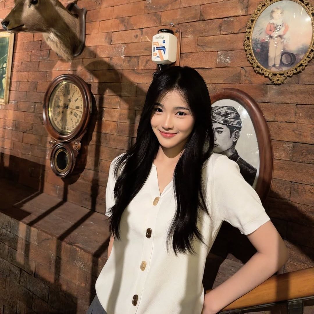 si_TumpulID's tweet image. one time                                        two times
for the present                           for the past