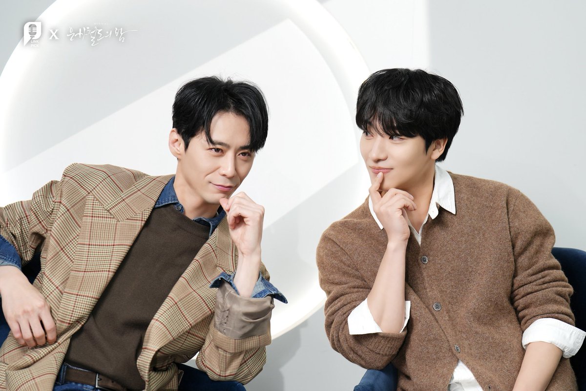 ilovelinkpick's tweet photo. [#링크픽]  

📷 #비하인드사진 공개

뮤지컬 <은하철도의 밤>
주민진, 안지환 배우의
STAGE ON&amp;OFF 비하인드 사진을 공개합니다 🌟

#주민진 #안지환 
#은하철도의밤 #스테이지온앤오프 https://t.co/ZLsHse3rhe