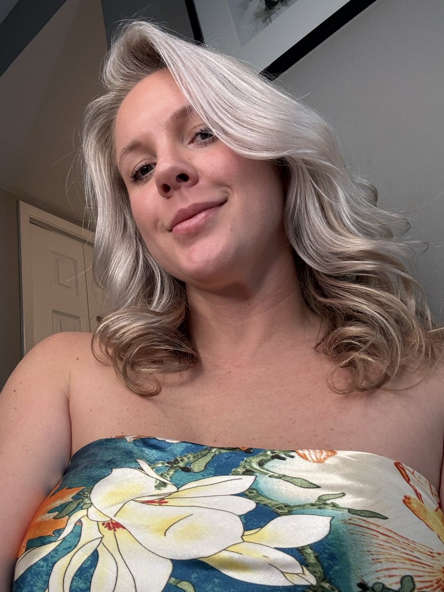 PrincessSashaXx's tweet photo. Where would you take me out? #findo
 #datenight #giflfriend #pov #online https://t.co/iUnlUfVJJO