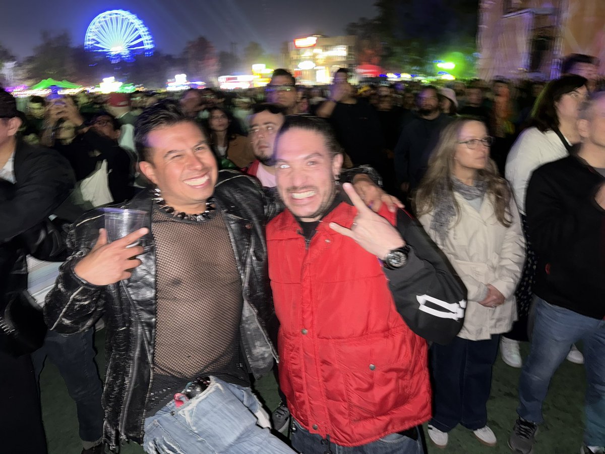 AndreYirosama's tweet photo. Hola mi @IsmaelFiloso yo quiero unos pases para llevar a mi esposa al aniversario del Estoperol!!! @yleaky https://t.co/CJL5jQv6Ao