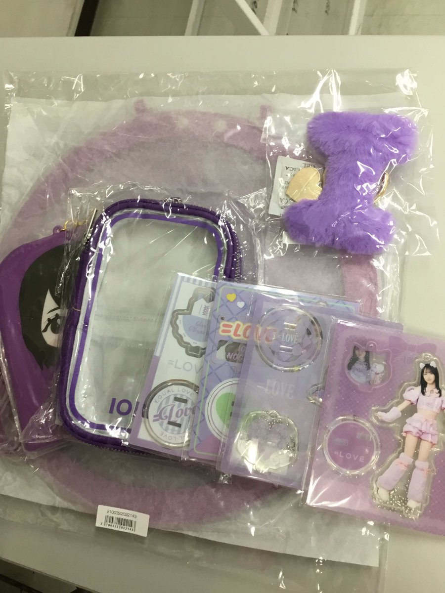 LOVE 野口衣織ちゃんの個別グッズ入荷しました☆