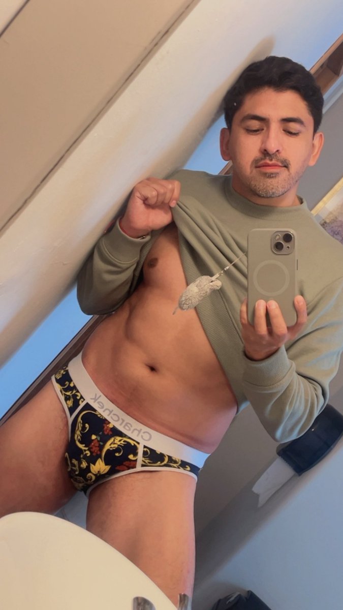 CesarCarVal's tweet image. Office time