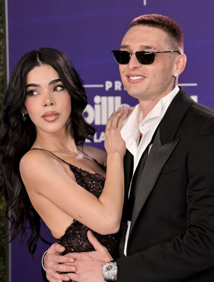 — Desmintiendo las acusaciones de "roba maridos" en contra de Kenia Os. 

Abro Hilo 🧵...