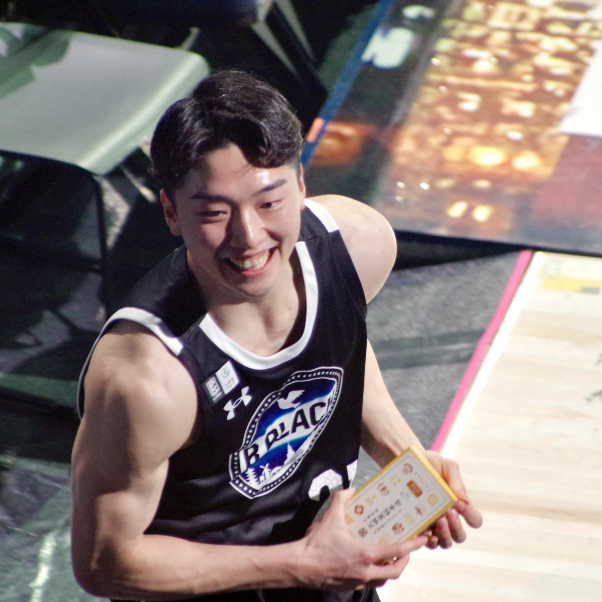 カステラを配りながら入場してきた虎徹くん。可愛かったです😊 (最後の