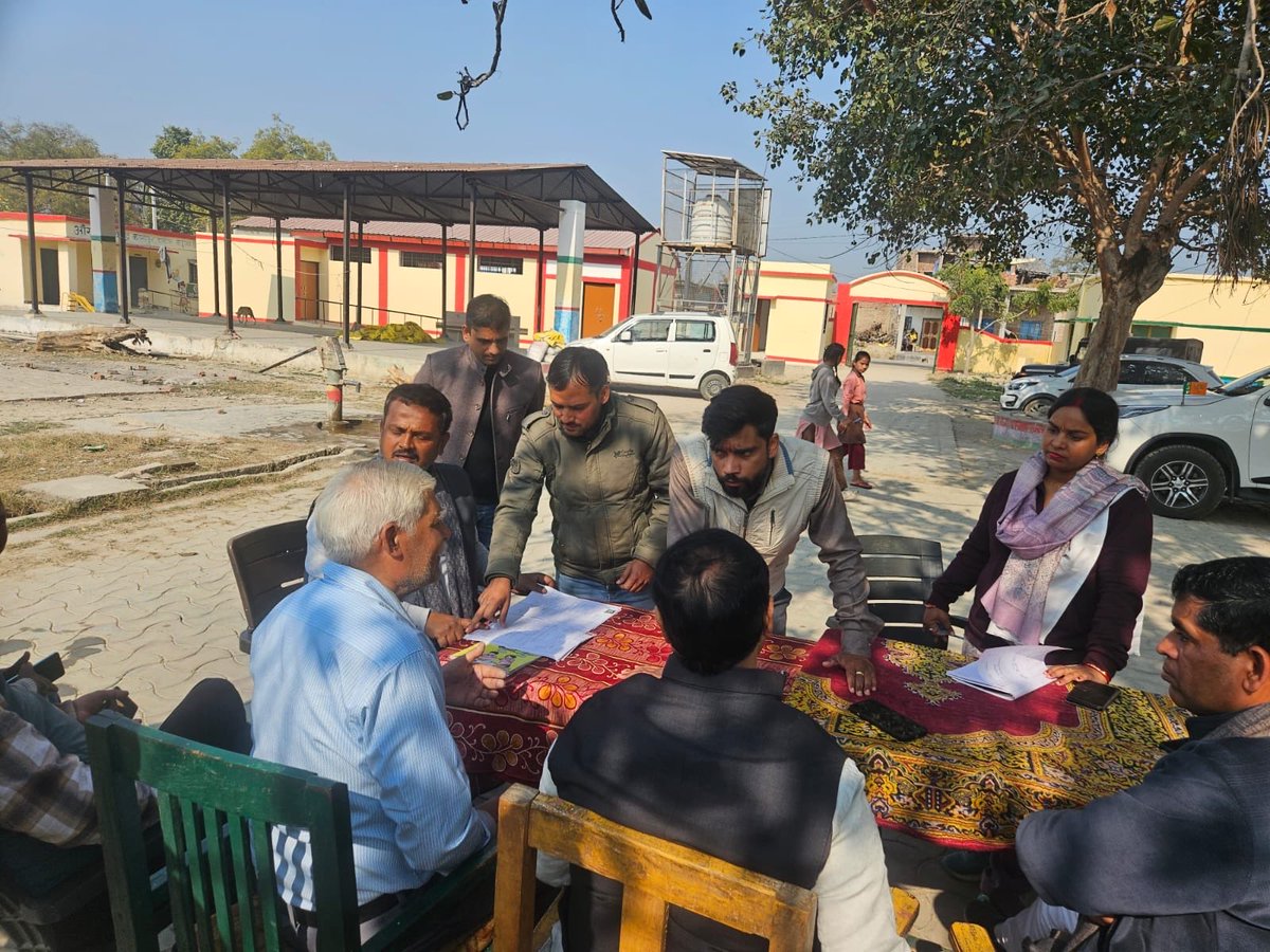 हमारे विद्यालय आगमन हेतु धन्यवाद 🙏🙏🏻
मा• एमएलसी (सदस्य विधान परिषद) श्री अशोक अग्रवाल ताऊ जी
🙏🏻
मुख्यमंत्री अभ्युदय विद्यालय कामीपुर कछौना जिला हरदोई  ⁦<a href="/AshokMlc/">ASHOK KUMAR AGARWAL MLC(मोदी का परिवार)</a>⁩
⁦<a href="/MPSinghRanu2/">Madhvendra Pratap Singh Ranu (Modi ka parivar)</a>⁩  ⁦<a href="/Ajeetbabbanbjp/">Ajeet Singh Babban</a>⁩  ⁦<a href="/bjpsaurabh12/">Saurabh Mishra (नीरज)</a>⁩