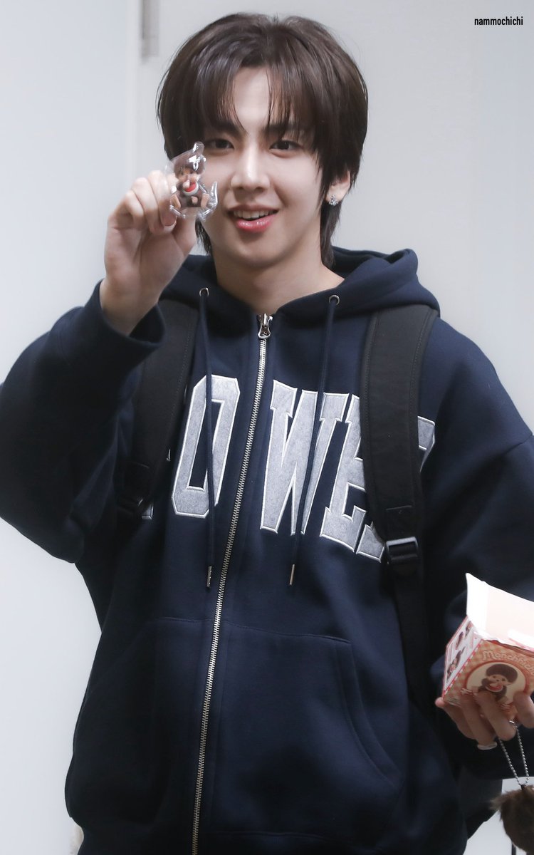 soengmo's tweet image. him &amp;amp; his mini version