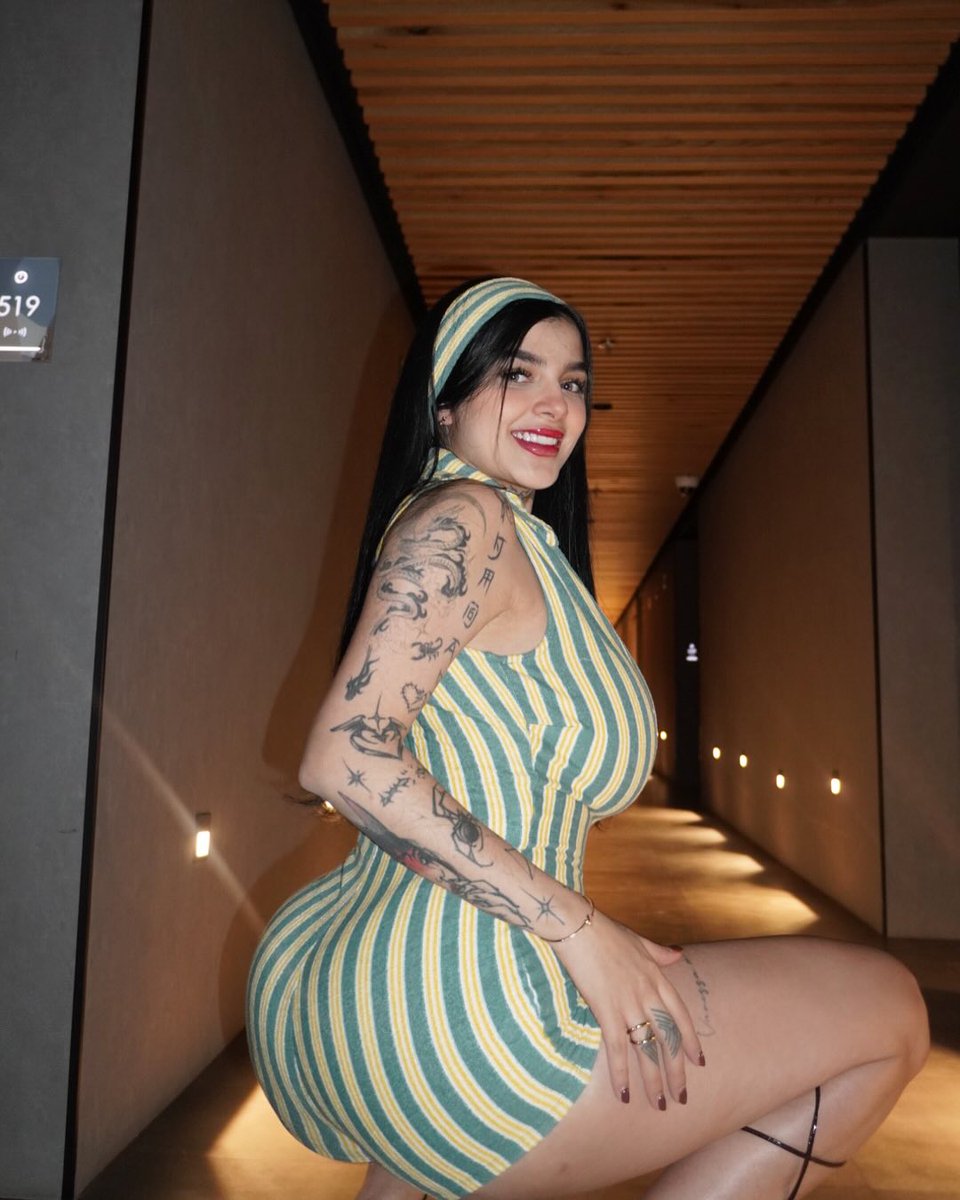 Oye <a href="/grok/">Grok</a> ponme un bikini con este mismo ángulo