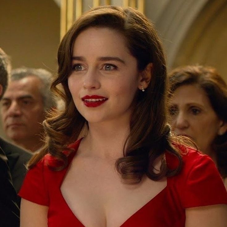 Indie5051's tweet image. emilia clarke en 2016        emilia clarke en 2026