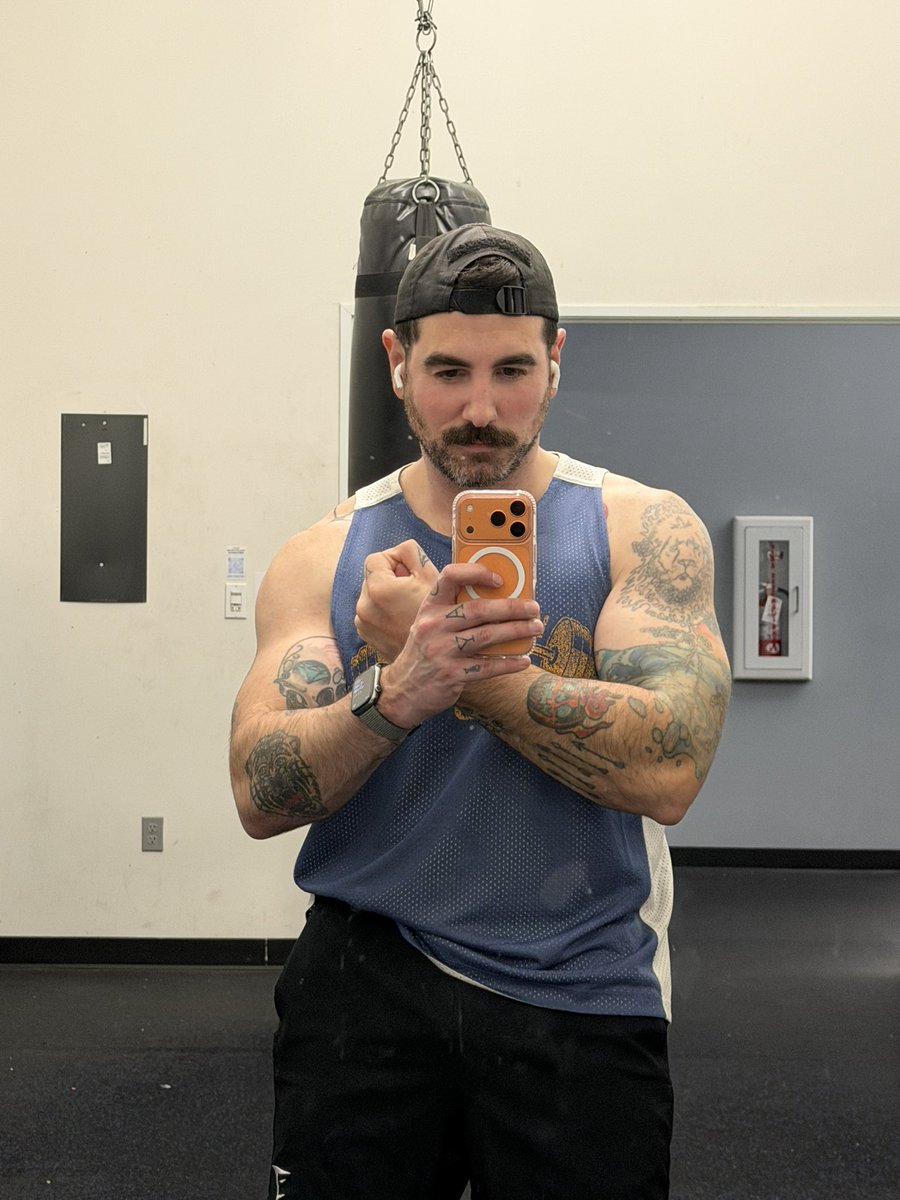 Local Boy tweet media