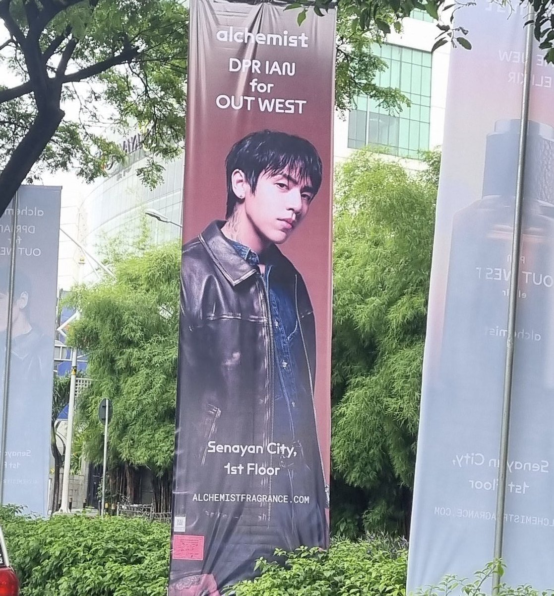 DPRMEOWMEOW's tweet image. IAN SENAYANNNN FAKK GANTENG BANGET JAKSEL ABIS POKOKNYA MAH SIBALLL.