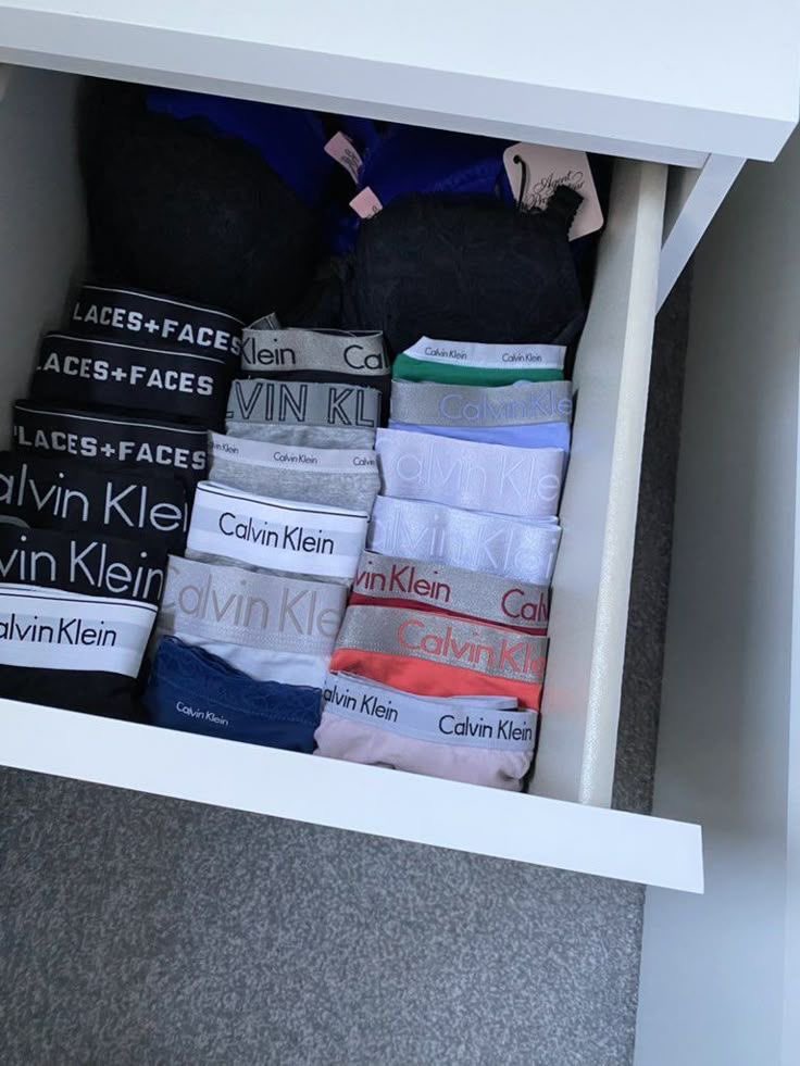 Araoluwanimi01's tweet image. As a guy, you should have nothing less than 30 boxers.